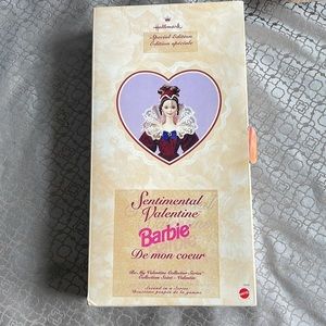 Vintage hallmark exclusive sentimental valentine Barbie
